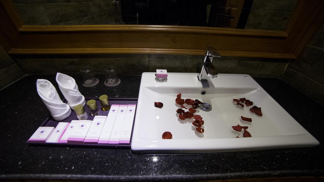 Win Unity Hotel Mandalay Extérieur photo